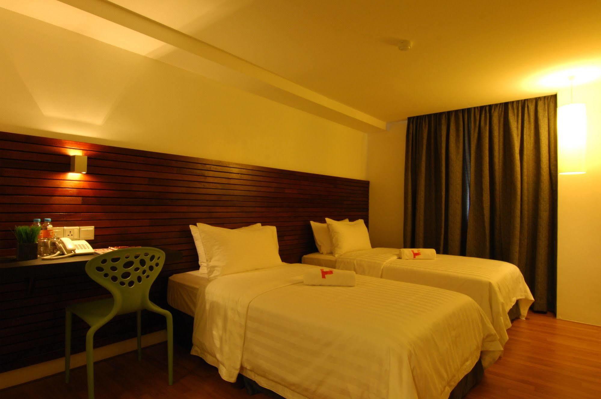 T+ Hotel Sungai Petani Exterior photo